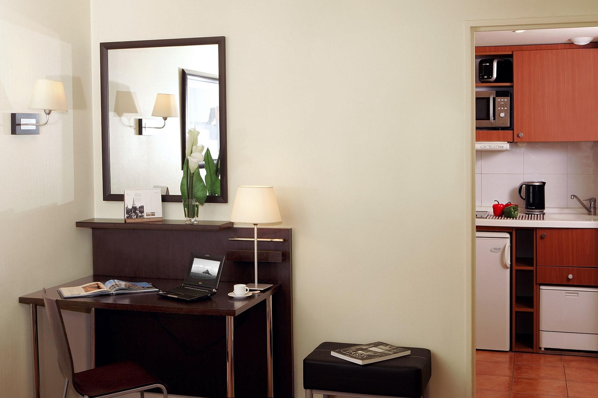 Citadines La Defense Paris Aparthotel 4*