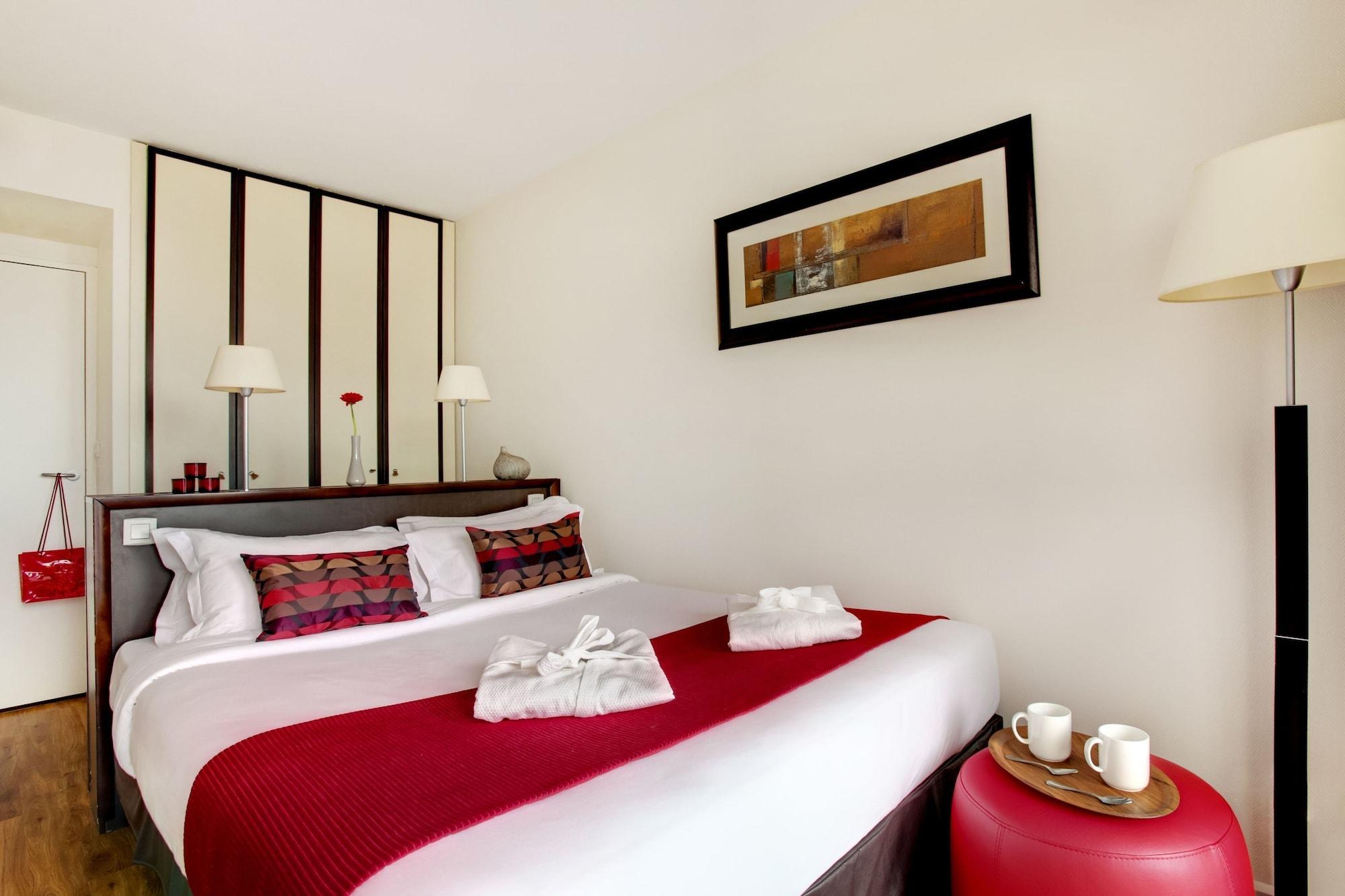 Aparthotel Citadines La Defense Paris 4*
