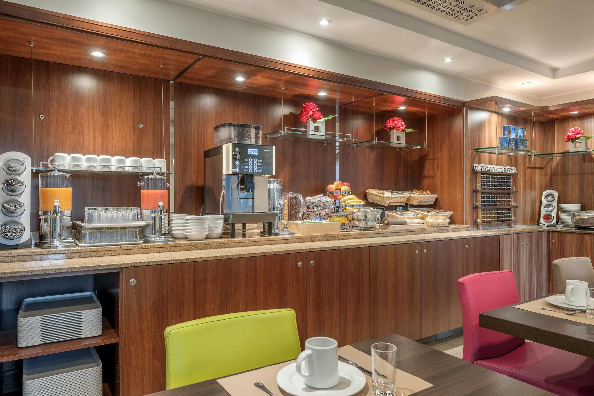 Citadines La Defense Paris 4*